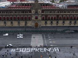 El letrero de ''SOS Prensa'' también apareció en otras ciudades del país. AFP / ESPECIAL