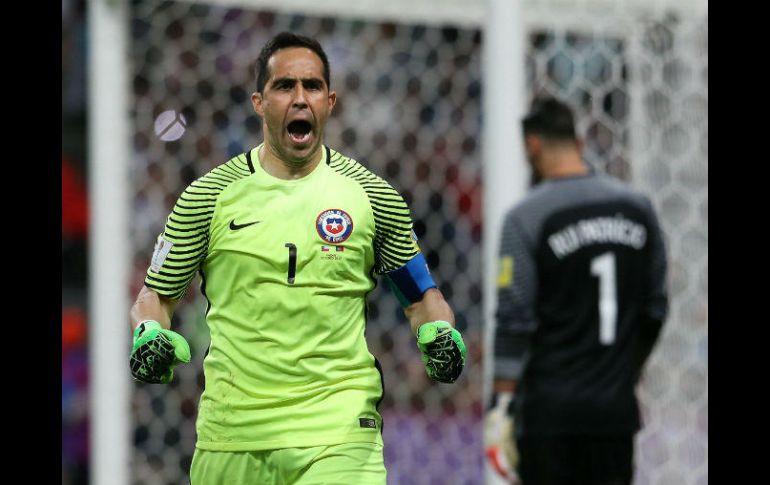 'Hicimos el trabajo perfecto para ganarle al campeón de Europa', dice el guardameta de La Roja. EFE / M. Cruz