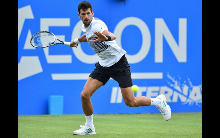 El de Eastbourne es el primer torneo de hierba preparatorio Wimbledon que ''Nole'' disputa desde 2010. AFP / G. Kirk