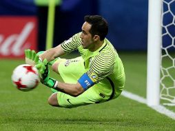 A sus 34 años, Bravo (foto) está en la recta final de su carrera, mientras Ter Stegen, de 25, tiene todo el futuro por delante. TWITTER / @LaRoja