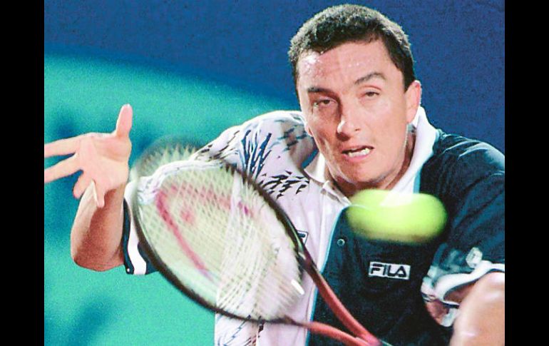 El último mexicano en disputar título en las pistas del All England Club fue Leonardo Lavalle en 1991. NTX / ARCHIVO