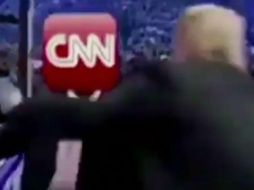 El video manipulado de Donald Trump golpeando a un hombre con el logo de CNN sobre el rostro fue retuiteado por el propio presidente. TWITTER / @realDonaldTrump