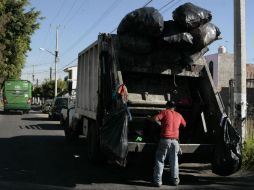 En Tlaquepaque, los camiones recolectores de basura tienen 30 años funcionando. EL INFORMADOR / ARCHIVO