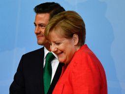 El Presidente Enrique Peña Nieto y la canciller alemana, Angela Merkel. AFP / T. Schwarz