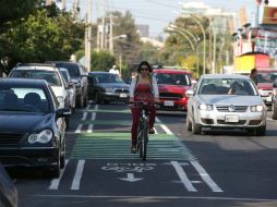 En la encuesta, los ciclistas respondieron preguntas sobre su conocimiento de los reglamentos, seguridad, entre otros. EL INFORMADOR / ARCHIVO