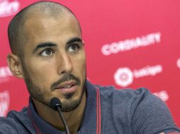 Guido Pizarro durante su presentación este día con su nuevo club en el viejo continente. EFE / J. Muñoz