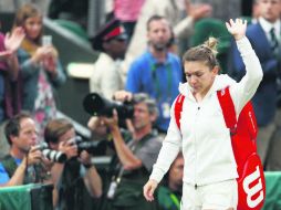 La rumana Simona Halep (foto) dejó ir la oportunidad de alcanzar la cima del ránking WTA tras caer ayer en Cuartos de Final. EFE /