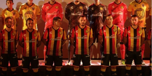 Leones Negros presentan nueva indumentaria | El Informador