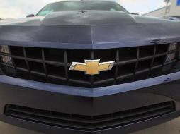 La compañía importó autos Chevrolet Corvette 2015 y Cadillac SRX 2016 sin los permisos correspondientes. AFP / ARCHIVO