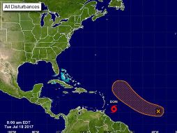 El reporte ubicaba el centro del sistema a 335 kilómetros al sureste de Barbados y a 515 kilómetros al este de Granada. ESPECIAL / nhc.noaa.gov