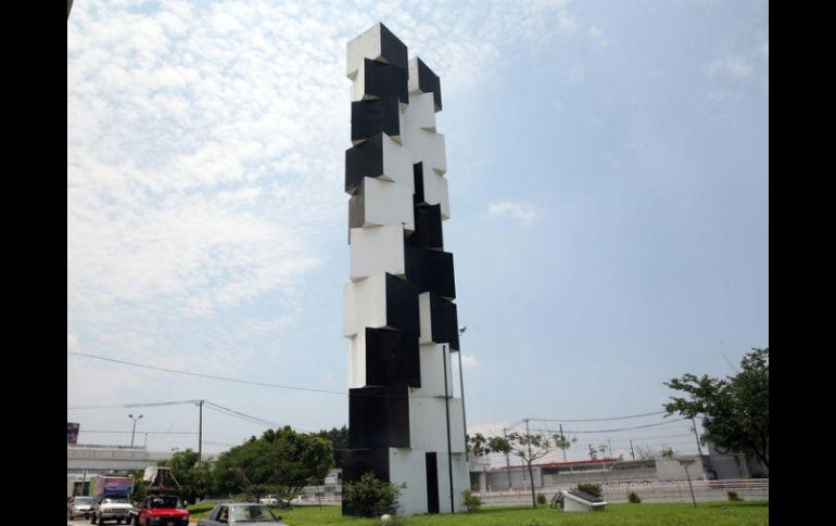 La escultura mantendrá los mismos colores blanco y negro, y tendrán una nueva iluminación. EL INFORMADOR / ARCHIVO