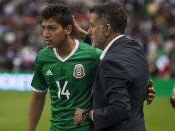 Zaldívar (I) cree que las rotaciones de Juan Carlos Osorio (D) no son un problema, debido a la calidad de los jugadores mexicanos. MEXSPORT / ARCHIVO