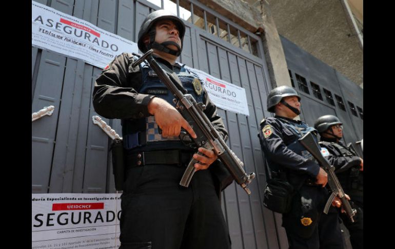 Al mediodía, marinos entraron al inmueble donde vivía el líder del cártel de Tláhuac. SUN / J. C. Reyes