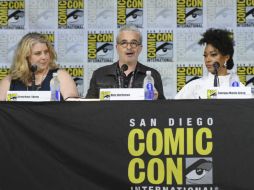 Gretchen J. Berg, Alex Kurtzman y Sonequa Martin-Green en el panel de 'Star Trek' en el Comic-Con. AP / A. Powers
