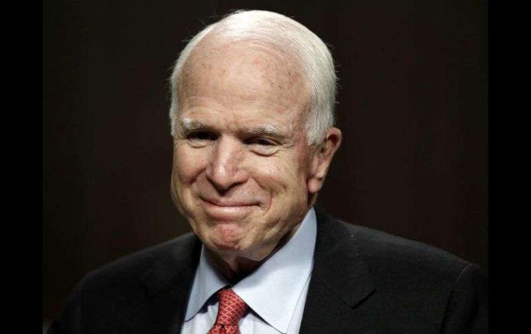 En un comunicado, se indicó que McCain anhela regresar este martes al Senado. AP / ARCHIVO