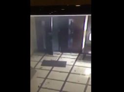 Esta mañana fue detonado un artefacto explosivo en la puerta principal del edificio de la CEM. YOUTUBE / VIDEOS VIRALES TV