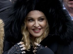 Madonna presentó la demanda porque el periódico amenazaba la seguridad de las niñas al nombrarlas antes de que fuesen adoptadas. AP / ARCHIVO