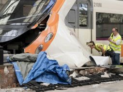 La mayoría del daño ocurrió en el primero y segundo vagón del tren. EFE / M. Perez