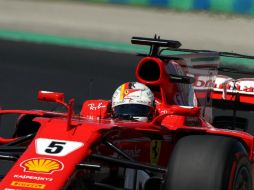 El alemán relegó a la segunda y tercera posición a los finlandeses Kimi Raikkonen y Valtteri Bottas. AFP / P. Kohalmi