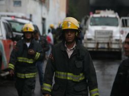 Las maniobras para combatir las llamas duraron varias horas y terminaron en la madrugada de este sábado. EL INFORMADOR / ARCHIVO