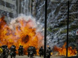 El estallido se produjo en una avenida del sector de Altamira, donde protestaban decenas de opositores. EFE / M. Gutiérrez