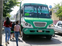 Una unidad de la ruta 186 levantan pasaje en el Centro de Tlajomulco. EL INFORMADOR / M. Vargas