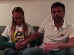 ''Aquí hay otra razón más para luchar por Venezuela'', señala en la imagen donde se le aprecia junto a Lilián Tintori. YOUTUBE / Leopoldo López