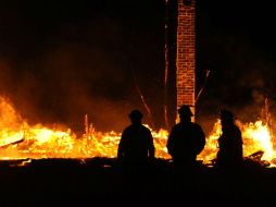 Autoridades no reportan que el incendio haya causado muertes o heridos, aunque las pérdidas históricas son incalculables. AP / ARCHIVO