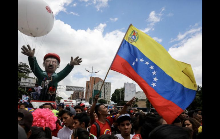 Chavistas participan en una manifestación para apoyar el establecimiento de la Asamblea este viernes en Caracas. EFE / M. Gutiérrez