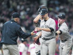 El estreno de Jaime García con los Yankees no fue el esperado y después de permitir seis carreras, el mánager Joe Girardi sacó la grúa. AFP / D. Maxwell