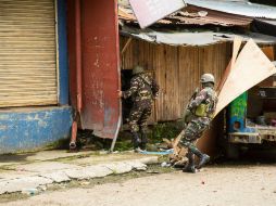 Después de más de dos meses de combates, las banderas negras de los yihadistas siguen presentes en Marawi. NTX / L. Pistone