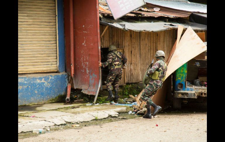 Después de más de dos meses de combates, las banderas negras de los yihadistas siguen presentes en Marawi. NTX / L. Pistone