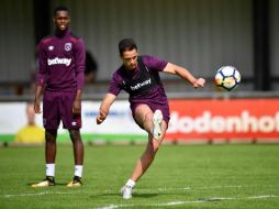 ''Conoce la liga y tiene la experiencia de jugar para dos de los equipos más grandes del mundo'', señala el galo. ESPECIAL / whufc.com