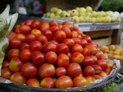 La tasa obedece a aumentos en algunas frutas y verduras (como el jitomate), así como en alzas a los precios de servicios turísticos. EL INFORMADOR / ARCHIVO