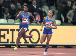 Multimedallista. Allyson Felix (derecha) ganó el bronce en 400 metros de Londres 2017, sumando 14 medallas en Mundiales. AP / l. Schick