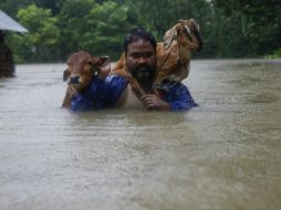 Las labores de rescate han sido afectadas por la persistencia de las lluvias. EFE / N. Shrestha