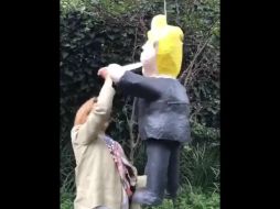 Loaeza recibió en su cumpleaños una piñata con la figura de Trump. TWITTER / @gloaeza