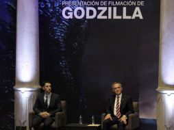 Alex García, productor del proyecto, y Mancera presentaron oficialmente 'Godzilla: king of the monsters'. SUN / C. Mejía