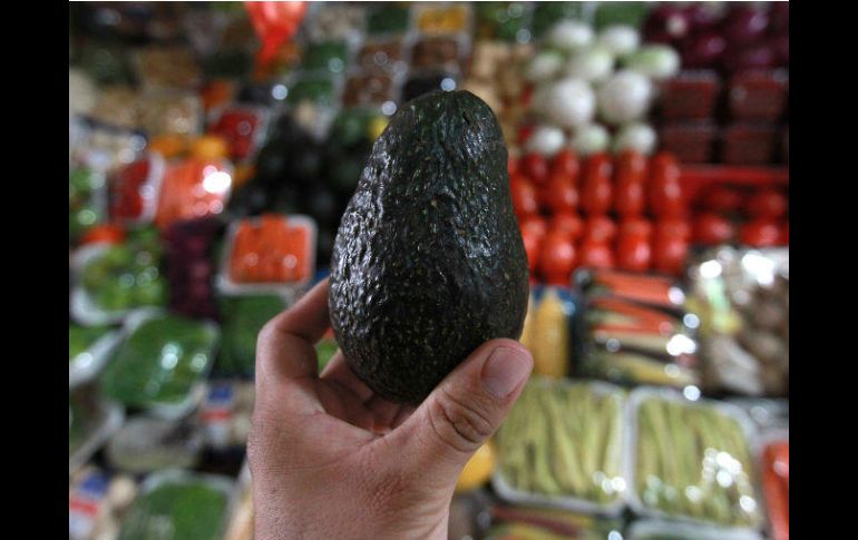 En el Mercado Felipe Ángeles de Guadalajara el fruto verde ajustó su precio a la baja. NTX / ARCHIVO