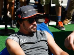 El piloto de McLaren insistió en que quiere ganar ''la triple corona'' y que intentará todas las opciones para conseguirlo. TWITTER / @McLarenF1