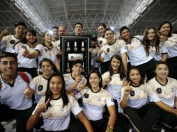 Los atletas recibieron un reconocimiento por haber logrado el título número 18 de forma consecutiva en la Olimpiada Nacional. EL INFORMADOR / F. Atilano