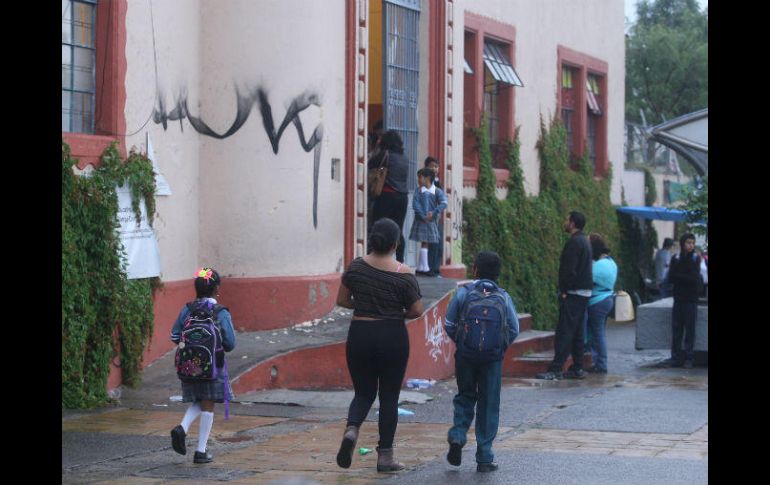 La Policía Vial supervisará varias escuelas que reinician actividades para garantizar la seguridad de peatones y automovilistas. EL INFORMADOR / ARCHIVO