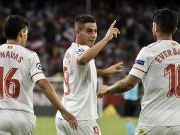 Wissam Ben Yedder celebra el segundo tanto del Sevilla. EFE / R. Caro