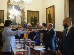 Los integrantes rindieron protesta esta mañana ante el secretario general de Gobierno, Roberto López Lara. ESPECIAL / Gobierno de Jalisco