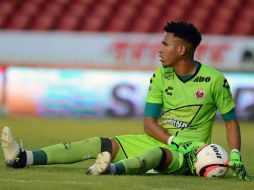 El peruano se lastimó al intentar atajar un tiro a gol de Edson Puch durante el Pachuca-Veracruz del martes pasado. MEXSPORT / ARCHIVO