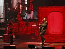 Ricardo Arjona y sus músicos en el escenario del Auditorio Telmex. EL INFORMADOR / M. Vargas