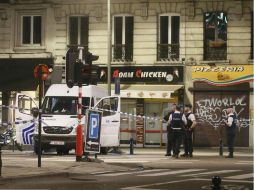 La policía se desplegó en la zona del ataque para asegurar el lugar. EFE / O. Hoslet