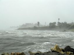 'Harvey' se encuentra a 70 kilómetros al este de Corpus Christi. AFP / M. Ralston