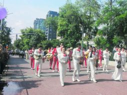 El tradicional desfile anual tomó la avenida Chapultepec la mañana del domingo. EL INFORMADOR / R. Romero