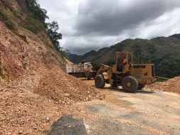 El cierre en la carretera 544 se realizó para concluir con los trabajos de limpieza. TWITTER / @SIOPJal